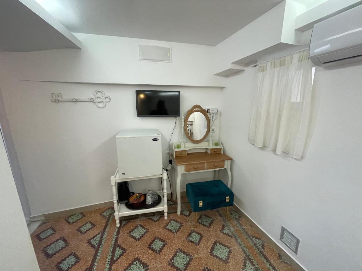 Naxos City Burgos Barrio酒店 外观 照片