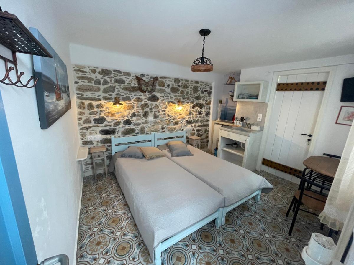 Naxos City Burgos Barrio酒店 外观 照片