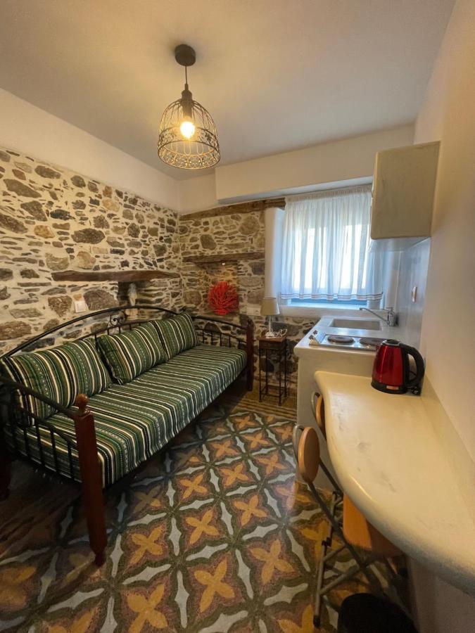 Naxos City Burgos Barrio酒店 外观 照片