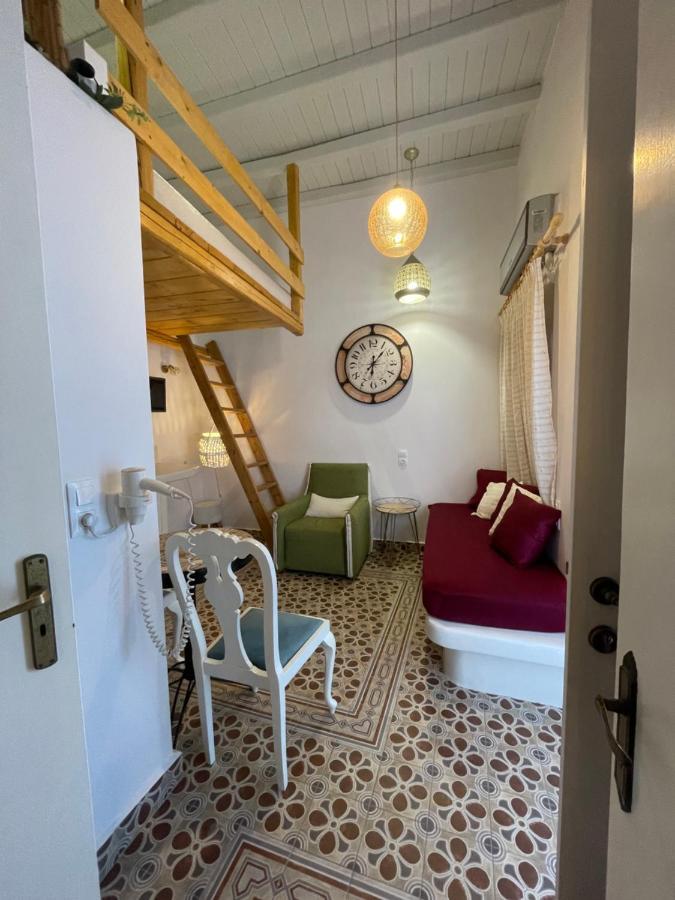 Naxos City Burgos Barrio酒店 外观 照片