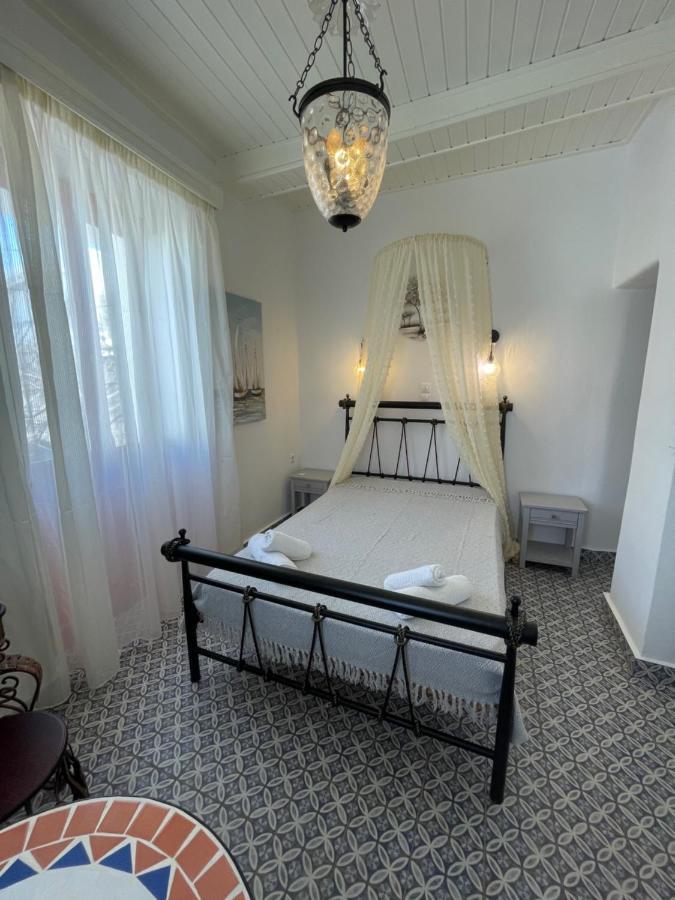 Naxos City Burgos Barrio酒店 外观 照片