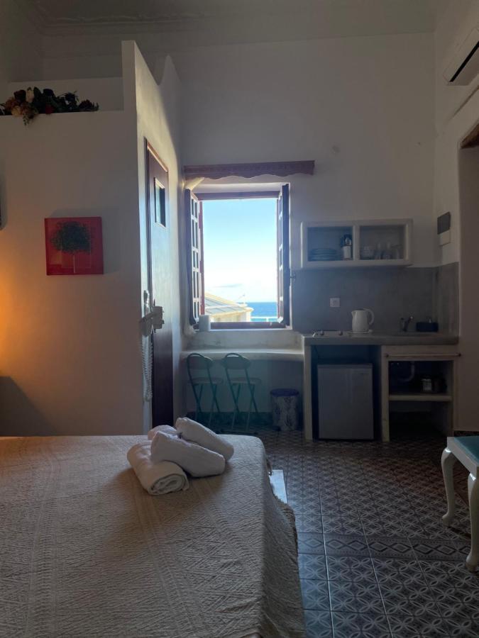 Naxos City Burgos Barrio酒店 外观 照片