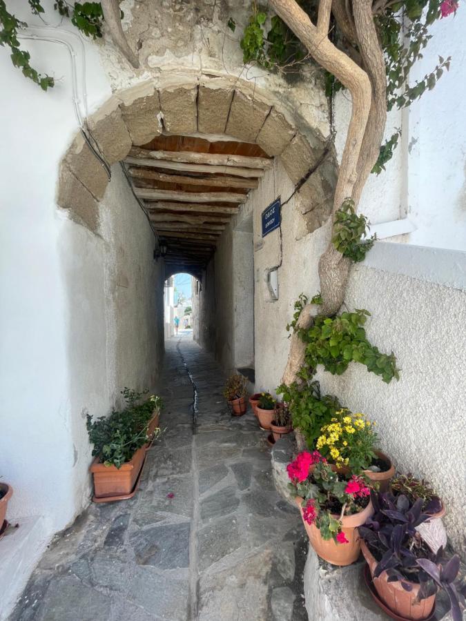 Naxos City Burgos Barrio酒店 外观 照片